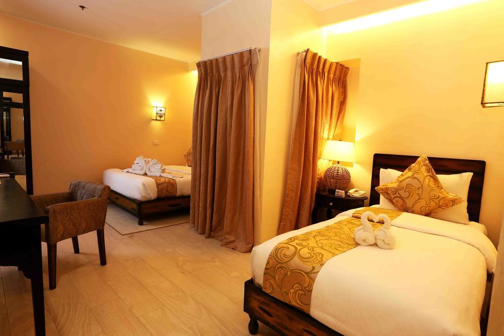 Palm Grass Hotel Cebu Buitenkant foto