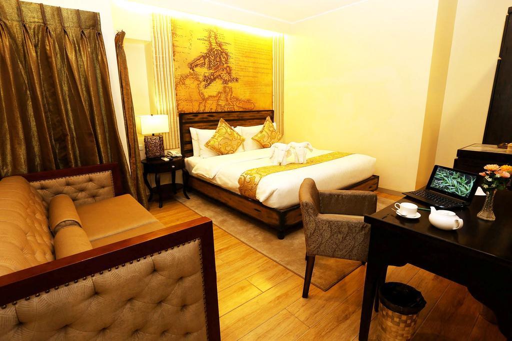 Palm Grass Hotel Cebu Buitenkant foto