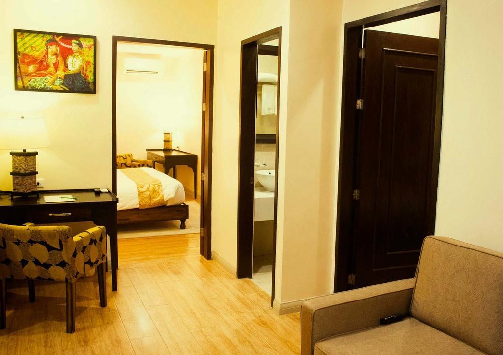 Palm Grass Hotel Cebu Buitenkant foto